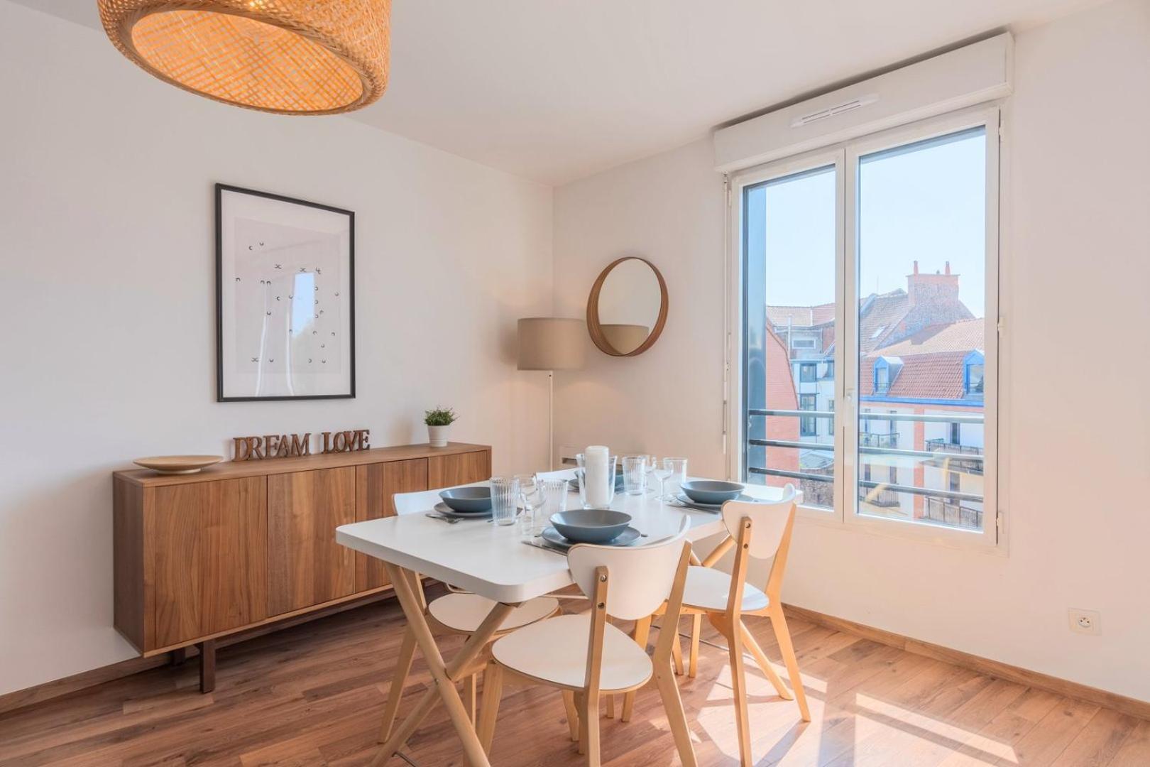 Quiet 1 Bedroom Parking Old Apartment